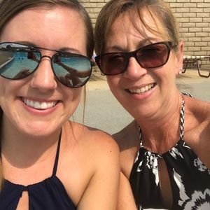 Meet your Posher, Courtney